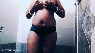 Deshi Hot Bhabhi Indian Housewife Bathroom Fock Video - upornia - India