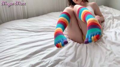 Meganmarxxx - Rainbow Toes Strip Tease - hclips.com