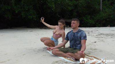 Meditation on the beach ended with a blowjob - txxx.com