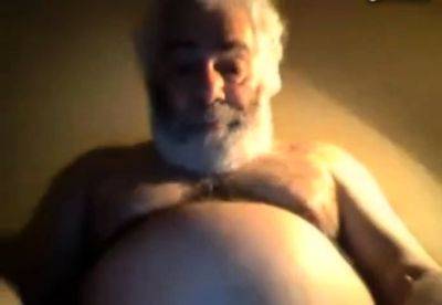 Hairy horny NY daddy bear jerks off on webcam - drtuber.com
