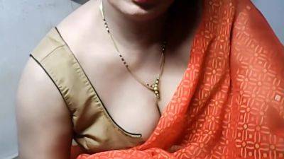 Desi Queen Bhabhi Sucking Big Indian Cock - desi-porntube.com - India