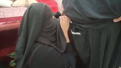 Pakistani Stepmom In Hijaab Fucked By Stepson - hclips.com - Pakistan
