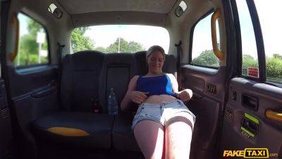 Horny Taxi Driver Fucks Skanky Blonde Chick In The Car - hotmovs.com
