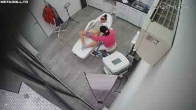 Sexy shaved pussy (Dec 2023) - voyeurhit.com