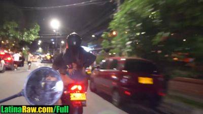 Colombian latina shows off her big ass in public during a motorcycle tour - txxx.com - Colombia
