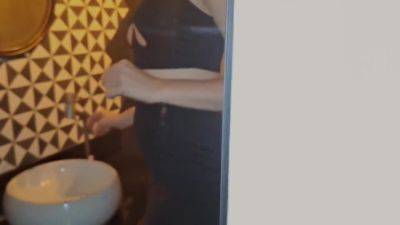 Alice In Dickland - I Fucked With A Stranger In The Par - hclips.com