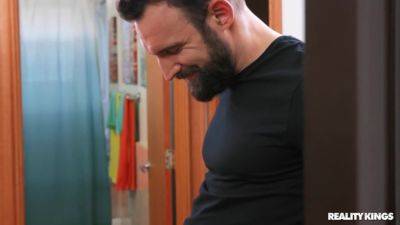 Roommate Threesome Swap: 1 Video With Alex Legend, Aften Opal, Tokyo Lynn - RealityKings - hotmovs.com