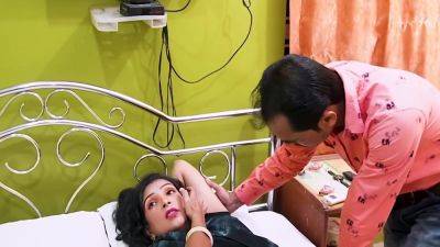 Doctor Ne Bhabi Ki Ilaj Karne K Bahane Chod Diya - desi-porntube.com - India