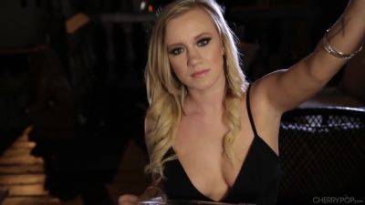 Kyle Mason - Kyle Mason - Blonde Horny Babe Enjoys Cunnilingus - upornia.com