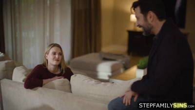 College babe seducing then deepthroating older stepcousin - hotmovs.com