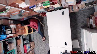 Black Shoplifter Needs To Suck - hotmovs.com