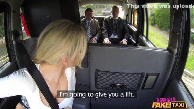 Two Salesmen Have Unforgettable Ride In British Taxi - upornia.com - Britain