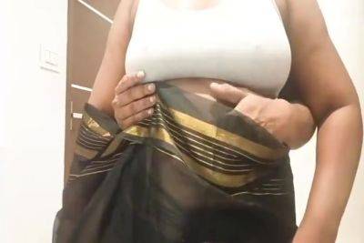 At Home - Indian Step Mom Changed The Saree Her Step Son At Home - M A - desi-porntube.com - India