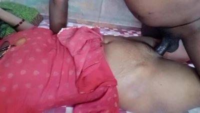Sister-in-law In Suit Was Fucked By Blowing The Blanket - hclips.com
