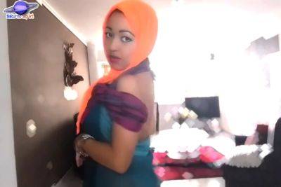 Saturn Squirt Muslim Reveals Herself And Makes A Stripper Baladghaya - hclips.com