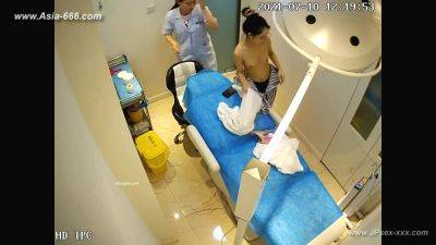 Hackers use the camera to remote monitoring of a lover's home life.604 - hclips.com - China - Usa