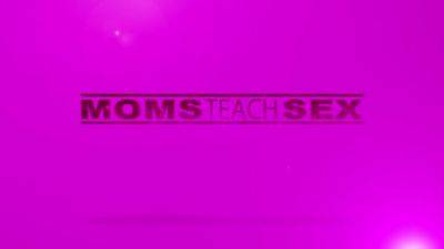 No Looking At Stepmommy - S19:e4 - hotmovs.com