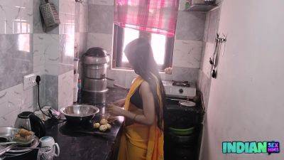 Hot Desi Bhabhi Kitchen Sex With Husband - hotmovs.com - India