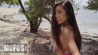 Damon Dice - Vina Sky gets a quick fuck on the beach before getting her mouth stuffed with jizz - sexu.com
