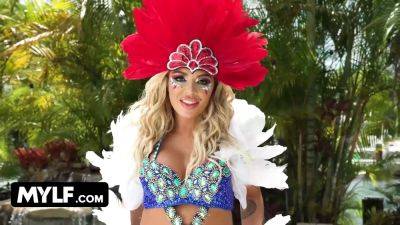 Vivianne DeSilva's Carnival costume: A Brazilian MILF's answers to fan questions in HD - sexu.com - Brazil - Usa