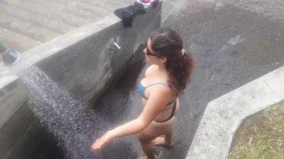 A Curvy Girl Gets Completely Changed And Takes Naked A Shower Outdoors On The Beach - upornia.com - Spain