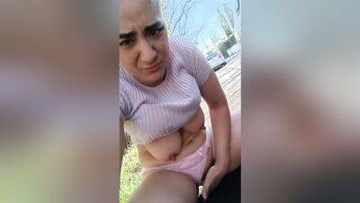 Hot Girl By The Side Of The Road - desi-porntube.com