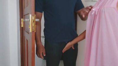 Ubereats Delivery Guy Came While A Slut Girl Watching Porn - ර 2000ට බඩ ගනප මනහ එකක හකව - desi-porntube.com - India