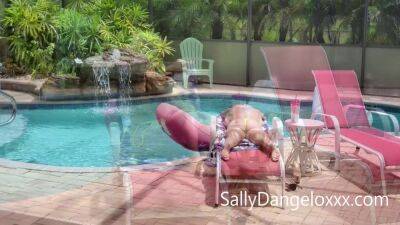 Sally D'angelo In Hottest Step-mom - hotmovs.com