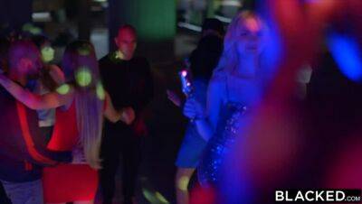 BLACKED BBC-hungry Blonde fucks DJ at her house party - xxxfiles.com