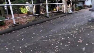 Japanese amateur gives blowjob in the alley - drtuber.com - Japan