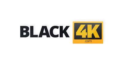 BLACK4K. Black bruiser returns home only to satisfy his white girlfriend - hotmovs.com - Czech Republic