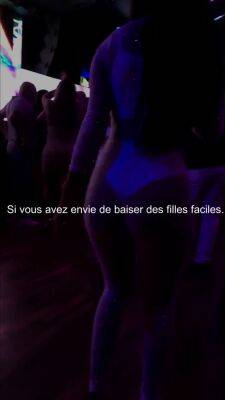 Une belle femme baise avec des inconnus dans un club a glory - drtuber.com - France