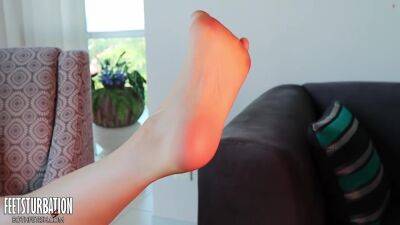The Sexiest Feet On Reddit Getting Ready To Give A Footjob - videomanysex.com