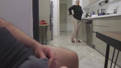Risky Jerk Off While Watching Big Ass Stepmom In The Kitchen. 6 Min - upornia.com