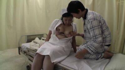 03B2823-A mature nurse who was sexually harassed by a patient and had an affair in the patient's bed - senzuri.tube