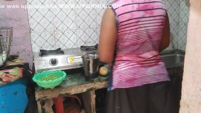Devar Ne Bhabhi Ko Kitchen Me Choda Khana Banate Hue With Hindi Audio - Devar Bhabhi - upornia.com - India