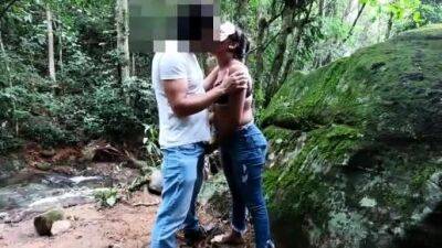 whore at the waterfall giving the anus and blowing - drtuber.com - Brazil