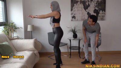 Muslim Girl in Hijab Fucked Hard bye Her Gym Trainer - hotmovs.com - India - Iran