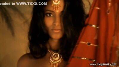 Indian Woman Seduces You With Her Eyes - hotmovs.com - India