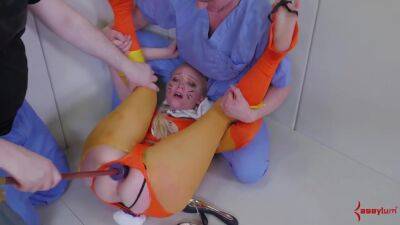 Kinky blonde gets butt fucked - hotmovs.com