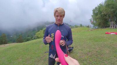 Squirting While Paragliding In 2200 M Above The Sea ( 7000 Feet ) - upornia.com