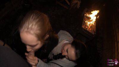 Ffm Threesome Sucking On The Backyard - upornia.com - Russia
