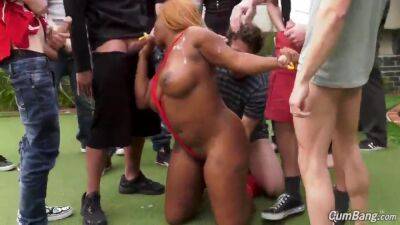 Thick Ebony Babe Outdoor Facial And Bukkake - upornia.com