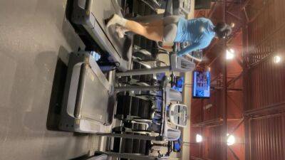 Gym candid big booty Latina - voyeurhit.com