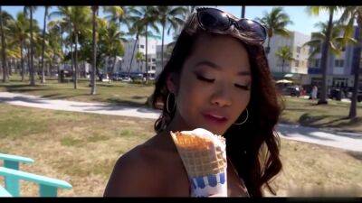 Vina Skyy - Great Day For A Stroll On South Beach Full Hd - Streamhub.to With Vina Skyy - upornia.com