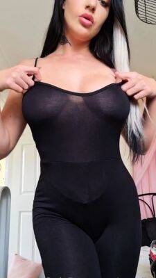 Leann amateur beautiful brunette with big boobs - drtuber.com