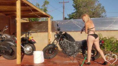 Sexy Blonde Washes Motorcycle And Cums On Her Fingers! - hclips.com