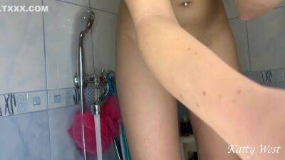 Shaving My Overgrown Hairy Pussy In The Bathroom - hotmovs.com - Russia