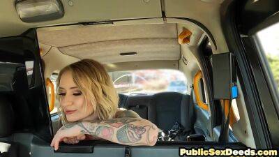 Bigbooty bae penetrated by taxi driver in doggystyle - txxx.com