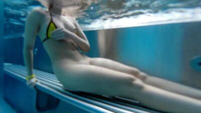 Jeny Smith bottomless in Spa. Naked underwater - drtuber.com